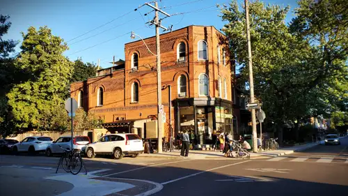 Queen West/Dovercourt, 1 Bedroom Apartment Spacious, bright, 1 Bedroom apartment available near the...