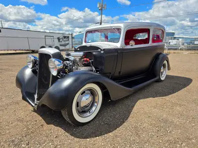1934 Chevrolet Standard 2-dr Sedan Hot Rod. Super cool build with lots of attitude and great eyeball...