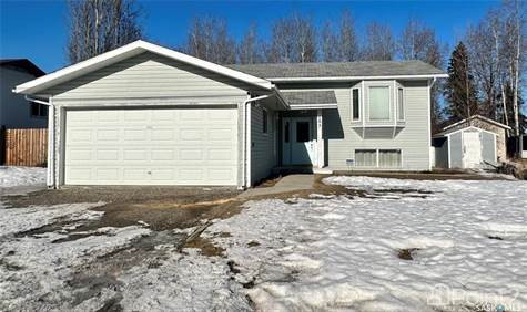 193 Vickers CRESCENT in Houses for Sale in La Ronge