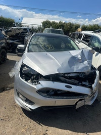 2015 FORD FOCUS 2.0L FWD FOR PARTS ! Calgary Alberta Preview