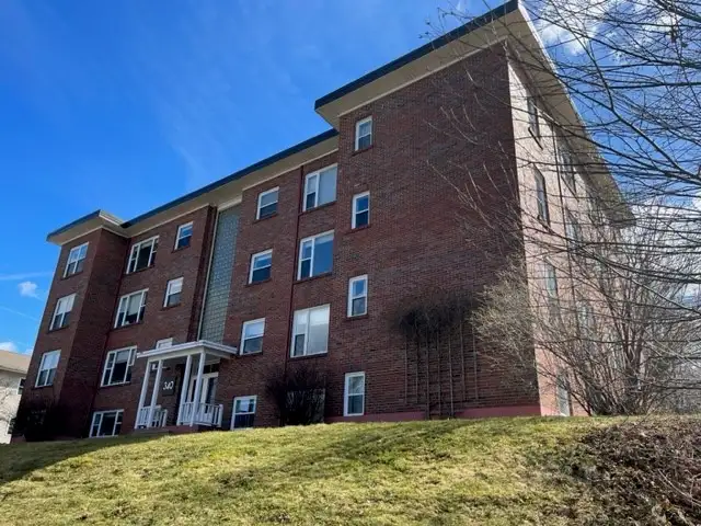 340 Connaught St Apt 11, 3rd floor One Bedroom