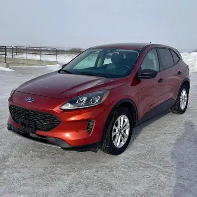 2020 Ford Escape AWD 1.5L 3-Cylinder Engine • Automatic Transmission ONLY 20,000 KM Manitoba Vehicle...
