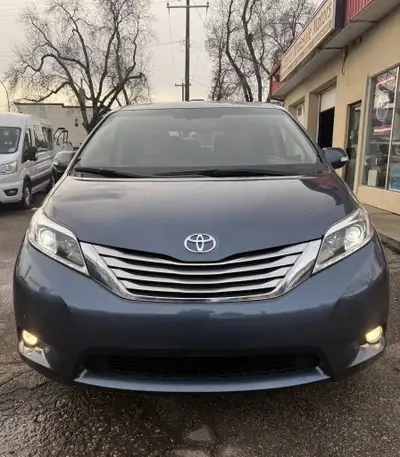 2017 TOYOTA SIENNA XLE LIMITED AWD WE FINANCE ALL CREDIT , View more