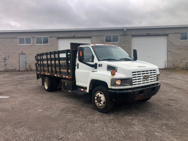 2003 Chevrolet C4500 Gas Automatic Flat bed w/ Tailgate in Heavy Trucks in Mississauga / Peel Region