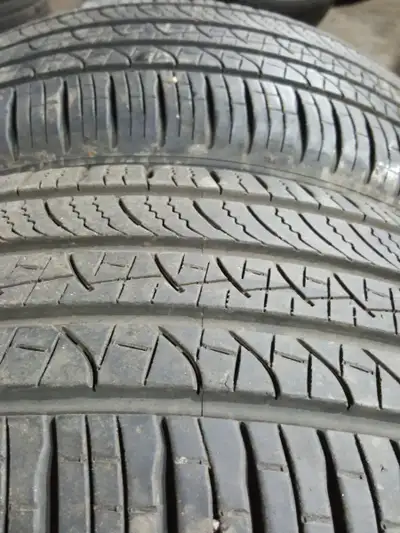 if u see the ad tires still for sale 4 x 255/40/21 PIRELLi scorpion zero all season tires % 85 tread...