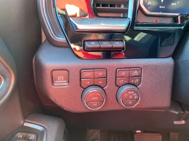 2026 Chevrolet Traverse RS Leather|Heated & Cooled Seats|Sunroof in Cars & Trucks in Red Deer - Image 11