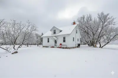 R08//Macdonald Rm/Welcome to 41066 Allinson Road a peaceful 10.54-acre property in the RM of MacDona...