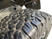This Jeep Wrangler is equipped with: Cloth Low-Back Bucket Seats, Remote Start, Front Heated Seats,... (image 7)
