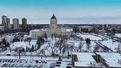 9A//Winnipeg/SS: Offers reviewed as received. Great opportunity for first time buyer or investor.Exc...