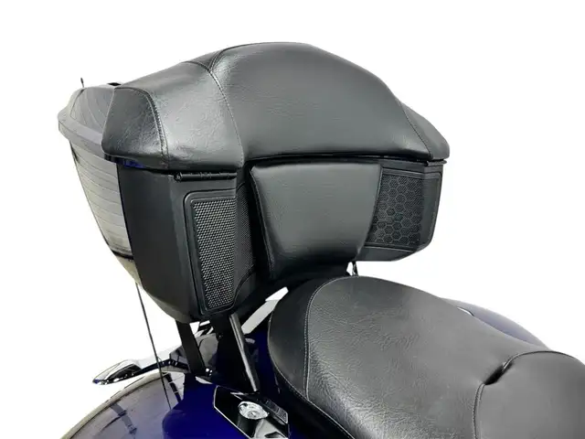 2011 Victory Motorcycles Cross Country **MATCHING TOUR PACK** ** in Sport Touring in Markham / York Region - Image 14