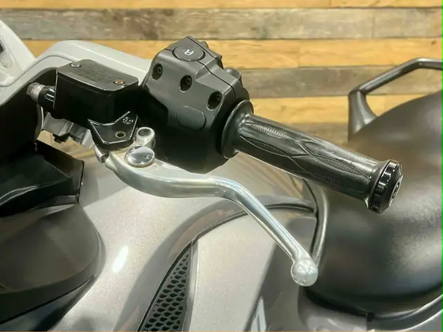 2013 BRP CAN-AM SPYDER RS SM-5 (MANUAL) + ONLY 30622 KM + WINDSH in Other in Ottawa - Image 13