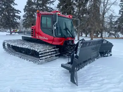 2006 Pistenbully PB300 Polar -Mercedes Benz om460 Engine 430hp -12 way Blade -54” 4 belt aluminum tr...
