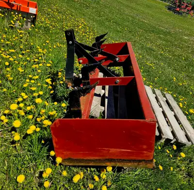 72 in. box blade, adjustable shanks New/Used : Used Condition : Good 2015 Walco 2015 Walco Box scrap...