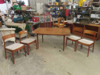 Teak Table 29" x 38" x 59" plus (2) 18" Leaves & 4 Chairs