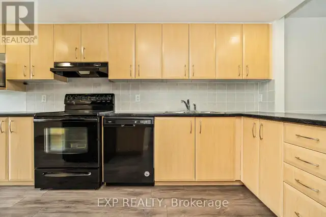 552 LAKERIDGE DRIVE Ottawa, Ontario62864376329858124
