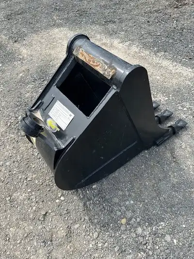 Welcome to Kent Farm Supplies Limited! CATERPILLAR 18in. HD BUCKET 1.9 FT3 PL, WEIGHT 138KG, MAIN PI...