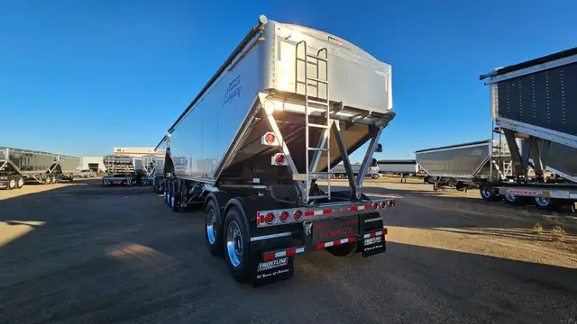 2026 DOEPKER Legacy Super B **SALE SAVE $6,500** in Farming Equipment in Saskatoon - Image 6