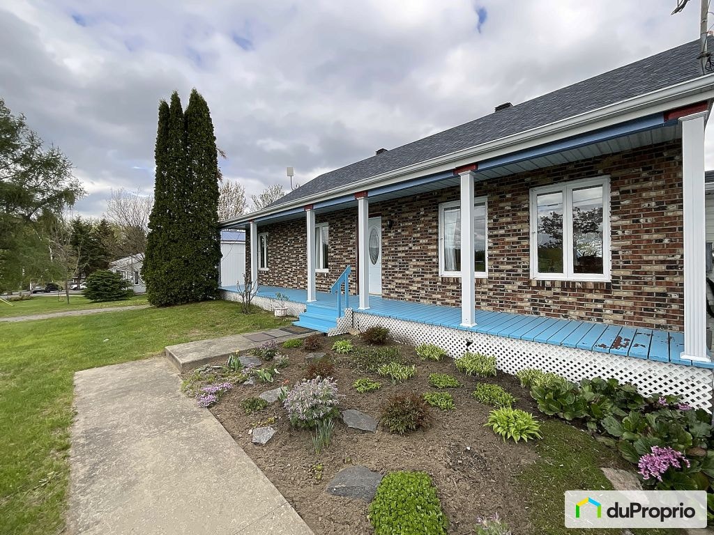 $465,000 - Country home for sale in Champlain — photo 2