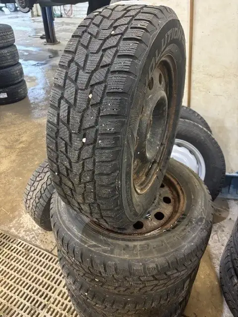 *USED* COOPER EVOLUTION WINTER TIRES 225/65R17 in Tires & Rims in Grand Bend - Image 3