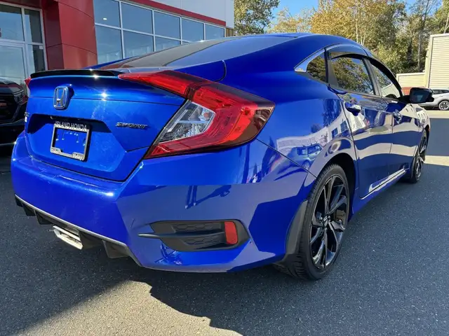 2019 Honda Civic Sedan Sport in Cars & Trucks in Comox / Courtenay / Cumberland - Image 10