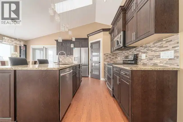 346 Sixmile Ridge S Lethbridge, Alberta in Houses for Sale in Lethbridge - Image 10