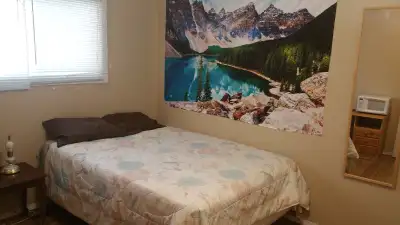 Furnished Room in Sylvan Lake Looking for Mature Roommate. 3 min to beach and all Major Stores, 10 m...