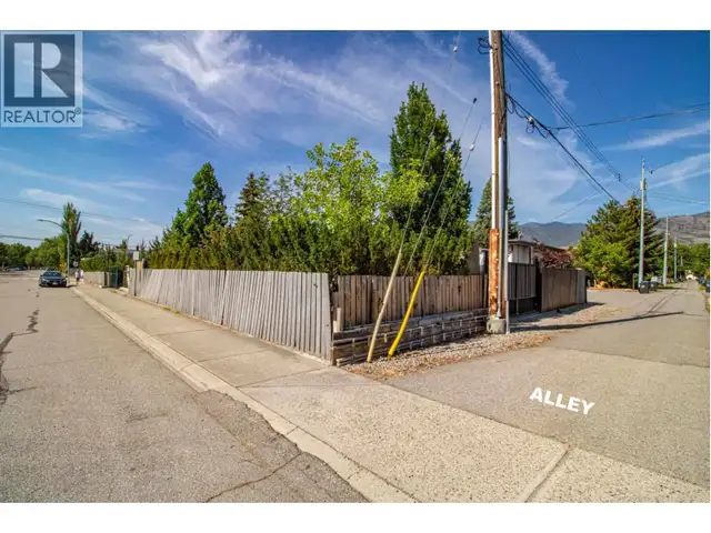 105 Lee Avenue Penticton, British Columbia in Land for Sale in Penticton - Image 17