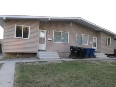 Newly Renovated 3 Bedroom Duplex for Rent Available February 1st, this 3 bedroom duplex has been new...