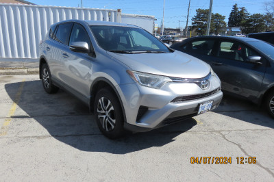 2016 TOYOTA RAV4 LE AWD NO ACCIDENTS  NON SMOKER WELL MAINTAINED
