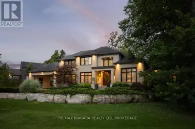 Welcome to 362 Niagara Blvd, a highly revered home in Canada's prettiest town. This luxury estate, l...