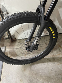carbon wheels with new maxxis minions DHF