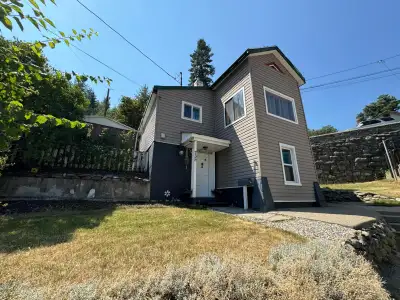 735 Maple. This cute one at the top of Pine Avenue has 2-3 bedrooms & 2 full baths. This home could...