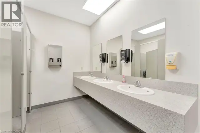 2189 SPEERS Road Oakville, Ontario in Commercial & Office Space for Rent in Oakville / Halton Region - Image 16