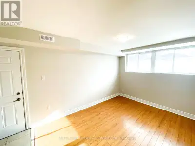 1 - 62 MURRIE AVENUE Toronto (Mimico), Ontario