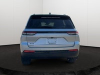 Capri Leatherette/Suede Seats, Remote Start System, Heated Front Seats, Heated Steering Wheel, 8.4 T... (image 2)