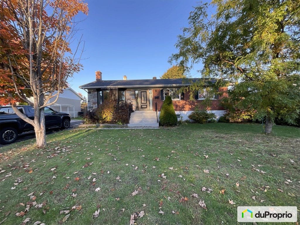 $725,000 - Bungalow for sale in Boucherville — photo 1