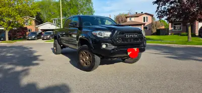 2017 Toyota Tacoma TRD Sport with 145,284 km. This truck runs great and looks amazing. Vehicle comes...