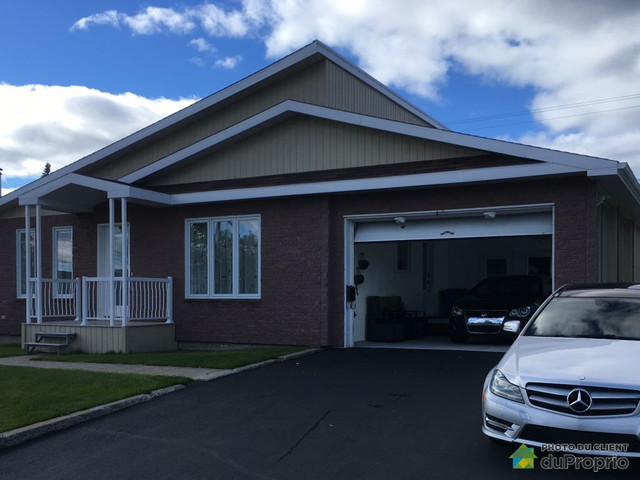 419 500$ - Bungalow à vendre à Port-Cartier in Houses for Sale in Sept-Îles