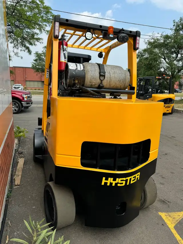 Hyster 12,000lb S120FT Propane Forklift in Heavy Equipment in Mississauga / Peel Region - Image 3