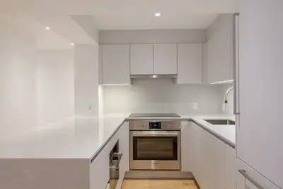 Akelius three bedroom apartment for rent. Located near Drummond and Sherbrooke in the Downtown - McG...