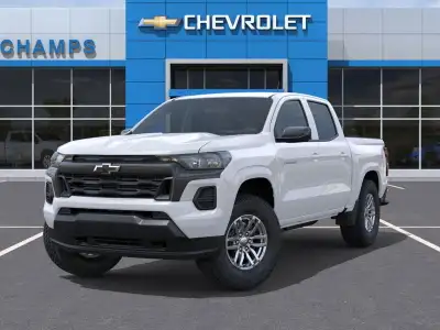Ce Chevrolet Colorado 2026 version LT ;a cabine multiplace à roues motrices est un camion neuf, offe...