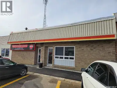 7 Broadway Street, Redvers NEW PRICE APRIL 29th - $159,900 - AMAZING NEW KITCHEN ... READY FOR NEW O...
