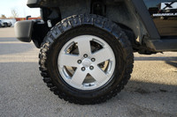 --SLASH YOUR PAYMENT, NOT YOUR DREAMS!-- The 2009 Jeep Wrangler X delivers classic off-road capabili... (image 8)
