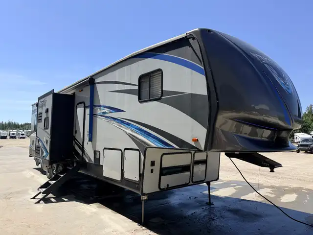 2019 Forest River VENGEANCE 377 V in Travel Trailers & Campers in St. Albert - Image 2