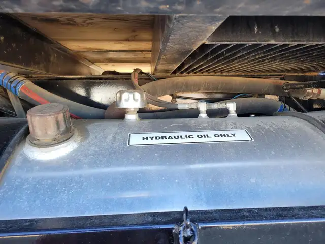 2013 WESTERN STAR 6900XD in Heavy Trucks in Saskatoon - Image 100