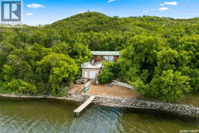 Looking for that turn-key lake property that immediately eases your mind, body, and soul? You need t...
