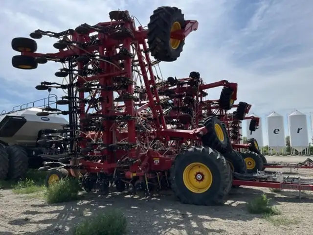 2023 Bourgault 3330 SE in Farming Equipment in Swift Current - Image 3