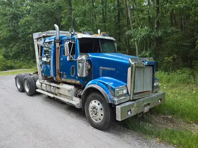 2014 Western Star 4900 FA Truck For Parts - Wired to a Detroit DD16 355 HP Engine & Eaton Fuller RTL...