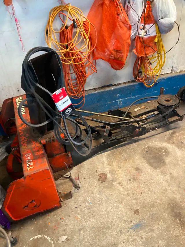 Lawn tractor62864745198209122