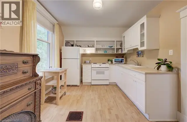 46 ELLEN Street W Kitchener, Ontario in Houses for Sale in Kitchener / Waterloo - Image 25